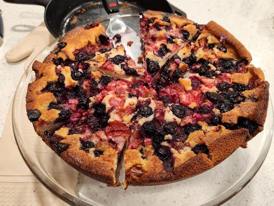 The lovely ooh so buttery and bursting with juicy fruit 😋