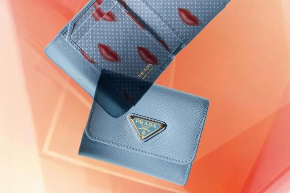 プラダ“リップ柄”レザー財布＆カードケース、やわらかパステルカラーで - ファッションプレス