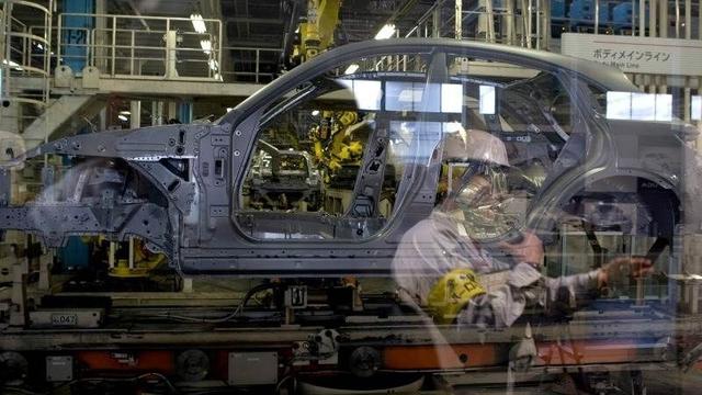Industrial output in Japan increases in October