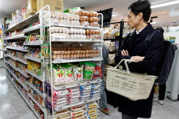 Tokyo inflation beats forecast, keeping BOJ on rate hike path
