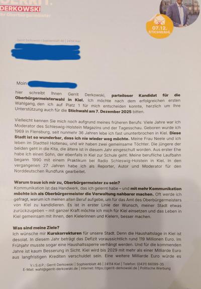 Foto des Briefs von Derkowski in der er für sich wirbt. Ich möchte das jetzt nicht abtippen. Er wirbt damit Fernsehmoderator zu sein und deshalb kann er Kommunikation. Dass Verwaltung was anderes ist als vorbereitete Text zu kommunizieren, hat er nicht verstanden.