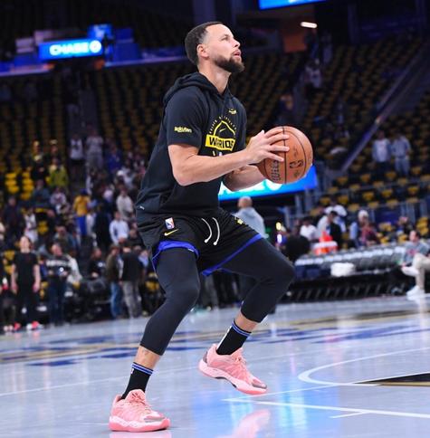 Curry Wearing New Hali 1 Colorway on Release Day
