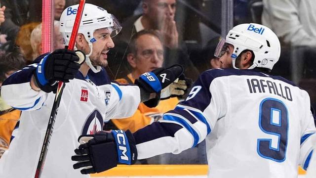 Nino Niederreiter scores twice, Jets snap four-game skid with win over Predators