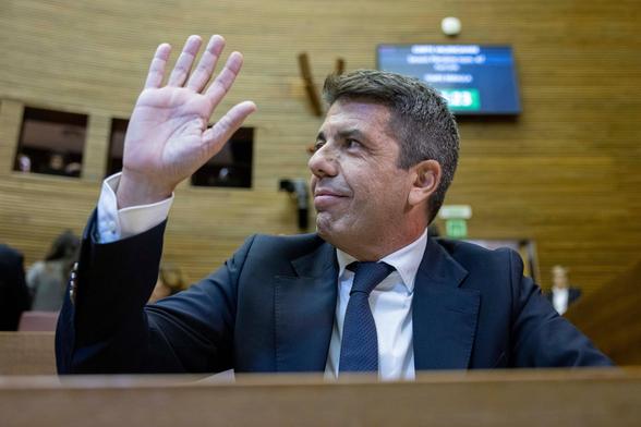 Mazón, el jueves durante el debate de investidura en las Cortes autonómicas de su sucesor como presidente valenciano.