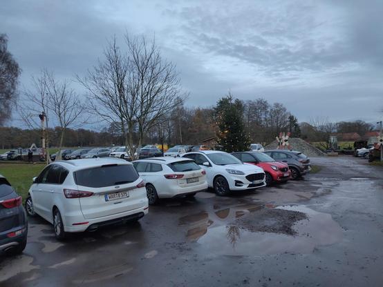 Der Parkplatz auf dem Kleinbahngelände