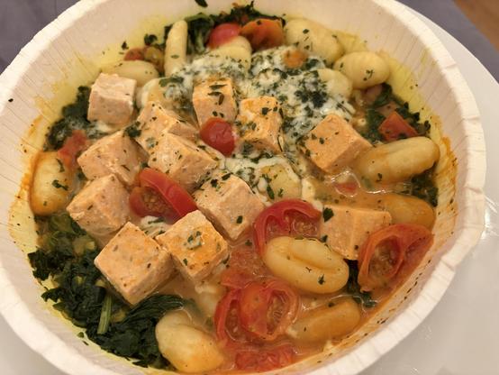 Mein Abendessen heute Abend. Lachs mit irgendwas und Gemüse.