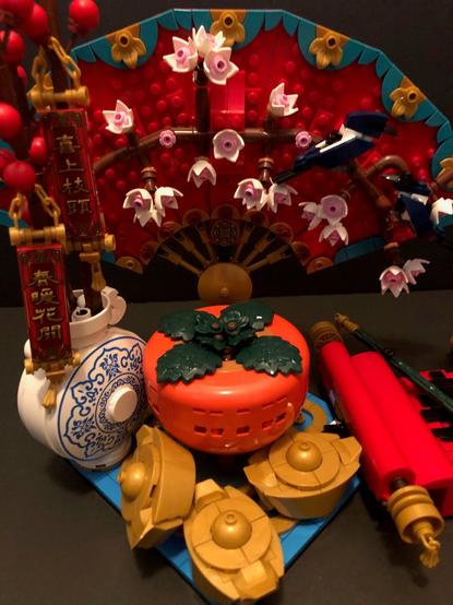 LEGO 80117 Good Fortune - close up of centerpiece and fan