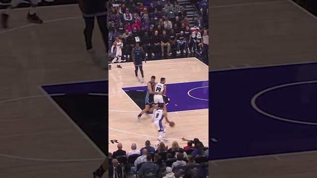 Russ takes some cookies & finds Zach 💪