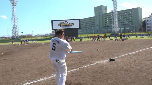 山川穂高らが熱血指導 「ホークスベースボールキッズ」開催（RBC琉球放送） - Yahoo!ニュース