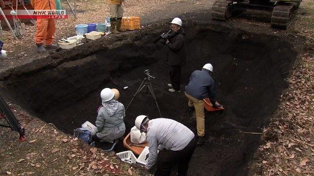 Excavation begins of houses buried by Mt. Fuji volcanic ash