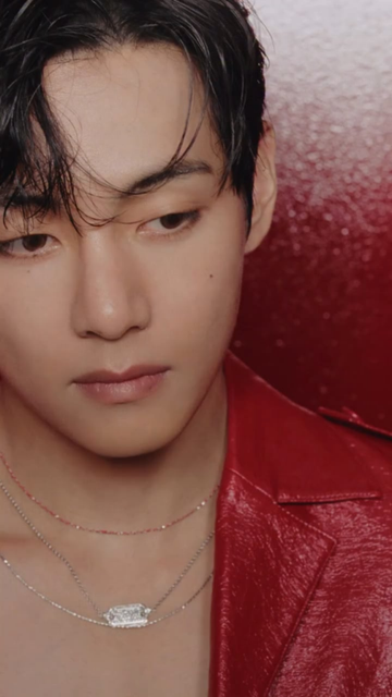 251201 TIRTIR on Instagram featuring V: Confidence that never wavers. In this moment, in every moment.