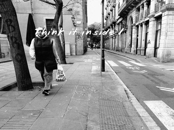 Barcelona monochrome street photography made with the GNU Image Manipulation Program + G'Mic filters.