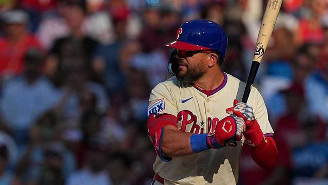 Reds remain ‘in the mix’ to sign Middletown native Kyle Schwarber