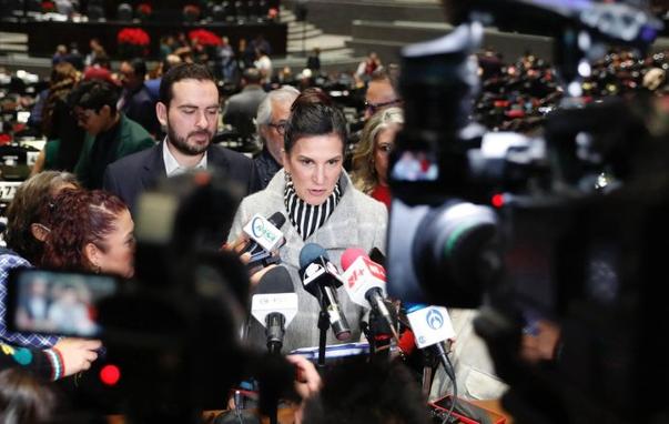 Kenia López Rabadán