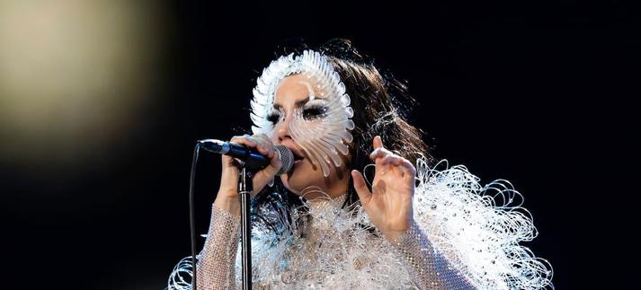 Björk durante un concierto en el Coachella Valley Music and Arts Festival de 2023 / Santiago Felipe