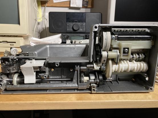 A complex crankshaft and gearing system completely free of lint.