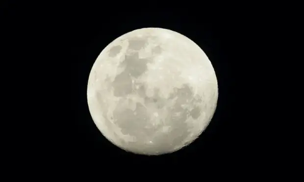 <p>The last supermoon of 2025 is set to light up skies across Pakistan tonight and tomorrow night, according to state-run <a class="link--external" href="https://www.radio.gov.pk/04-12-2025/pakistan-to-witness-years-last-supermoon-tonight" rel="noopener noreferrer" target="_blank"><em>Radio Pakistan</em></a>.</p>
<p>A supermoon occurs when the moon reaches its closest point to Earth in its elliptical orbit, causing it to appear unusually large and bright — up to 14 per cent larger and nearly 30pc brighter than a typical full moon.</p>
<p>The final supermoon of the year, known as the Cold Moon, will be visible across Pakistan tonight and tomorrow night, <em>Radio Pakistan said</em>, quoting the Pakistan Space and Upper Atmosphere Research Commission (Suparco).</p>
<p>“It marks the third consecutive supermoon of the year and the last supermoon of 2025,” it said.</p>
<p>Suparco encourages the public, astronomy enthusiasts, students, and families to observe this natural spectacle, the report said.</p>
<p>“No special equipment is required; the supermoon will be easily visible to the naked eye, provided the skies remain clear,” it added.</p>
<p>According to <a class="link--external" href="https://edition.cnn.com/2025/12/03/science/supermoon-december-cold-moon" rel="noopener noreferrer" target="_blank"><em>CNN</em></a>, the moniker ‘Cold Moon’ indicates that it’s the full moon event closest to the winter solstice, the shortest day of the year in the Northern Hemisphere.</p>
<p>The f