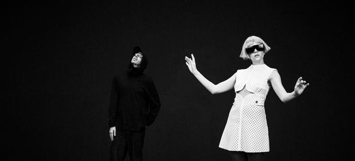 Imagen promocional de Tomora cortesía de Universal Music / Dan Lowe