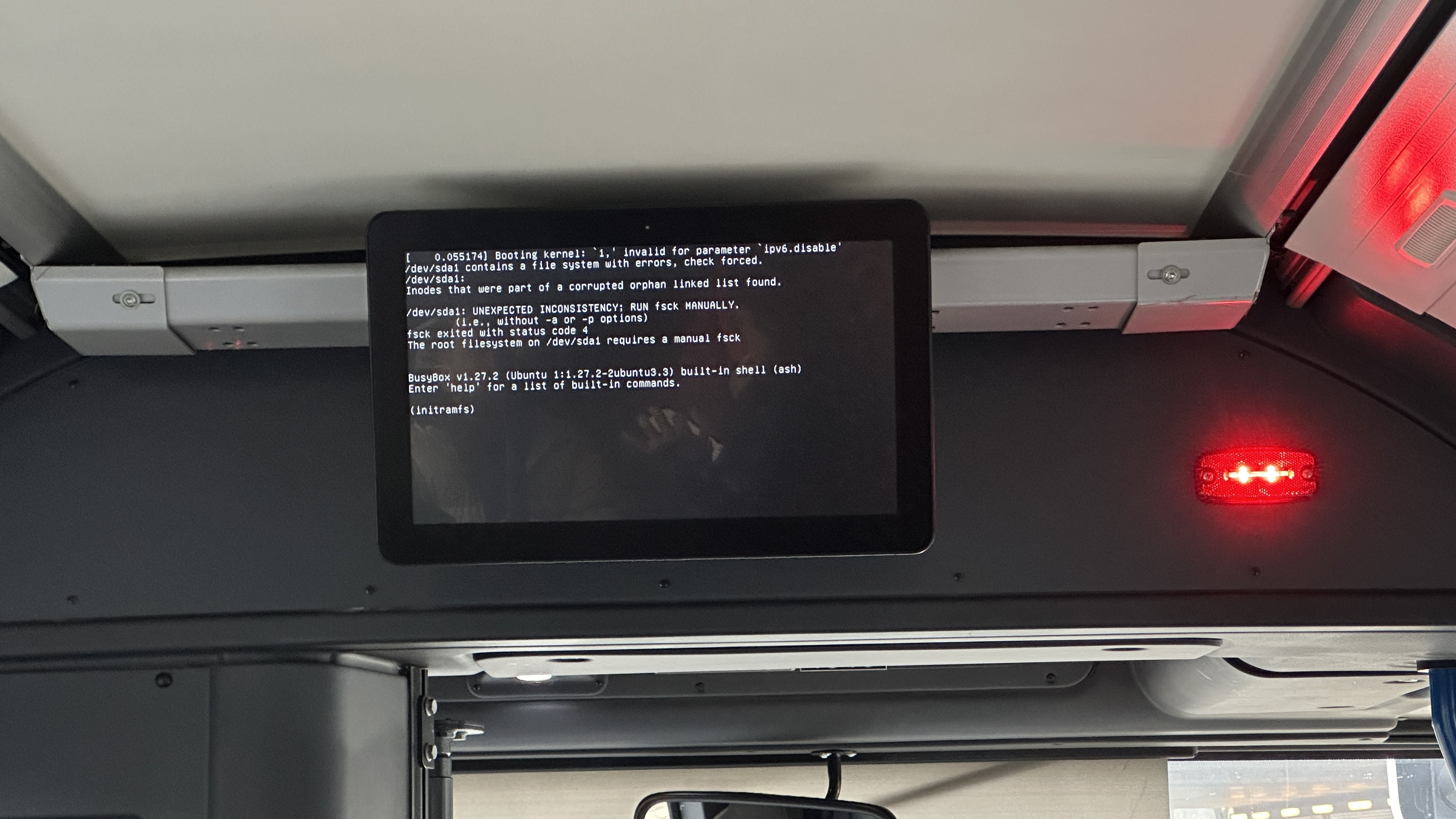 Info monitor on a bus with a busy box Linux terminal