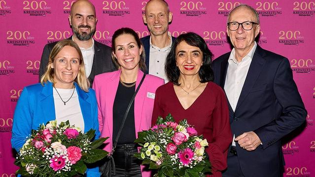 Gruppenfoto mit Teilnehmern der Veranstaltung, darunter Landtagspräsidentin Muhterem Aras