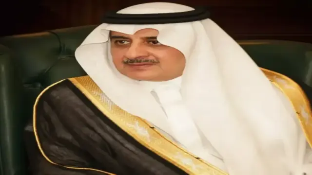 عاجل: أمير تبوك يواسي أسرة الطرباق في فقدان محافظ الوجه السابق - موقف إنساني يحمل رسالة عميقة