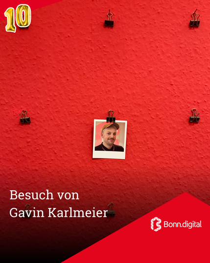 Ein Foto von Gavin Karlmeier an unserer Fotowand.