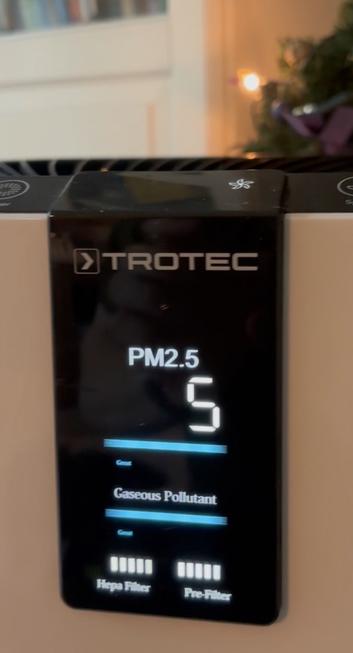 Filterreinigungsanzeige zurückgesetzt, vier weiße Balken leuchten auf.