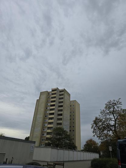 13-stöckiges Haus, alleine stehend