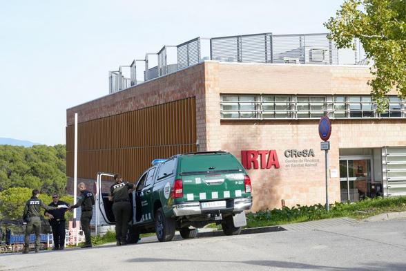 IRTA, empresa pública de la Generalitat, fundó este centro de investigación de alta seguridad en el año 2000 con la Universidad Autónoma de Barcelona