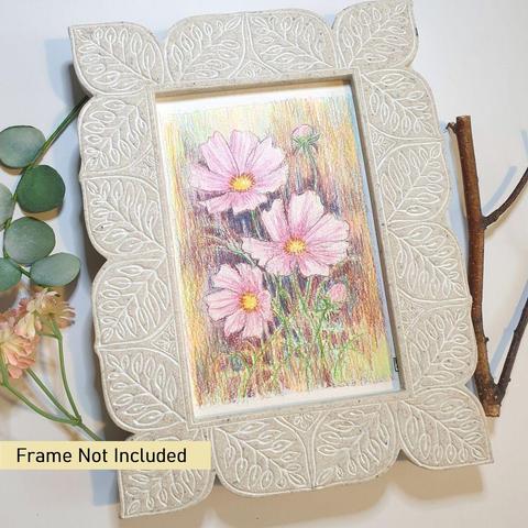 A small original drawing of pink cosmos flowers in colour pencil in a painterly style.
An original art work, please note that the frame is not included.
Colour pencil on white acid free artist watercolour paper (postcard size).
Approximately 4 by 6 inches (10.16 x 15.24 cm) will fit into a standard 4 by 6 inch photo frame.