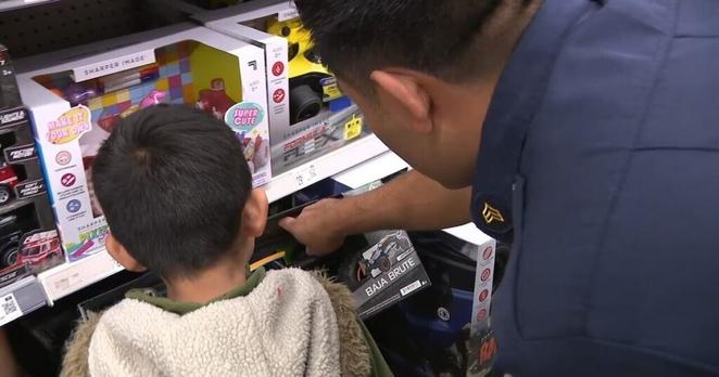 First responders, Atlanta Braves help Christmas come early for almost 100 Cobb County students – WSB-TV Channel 2