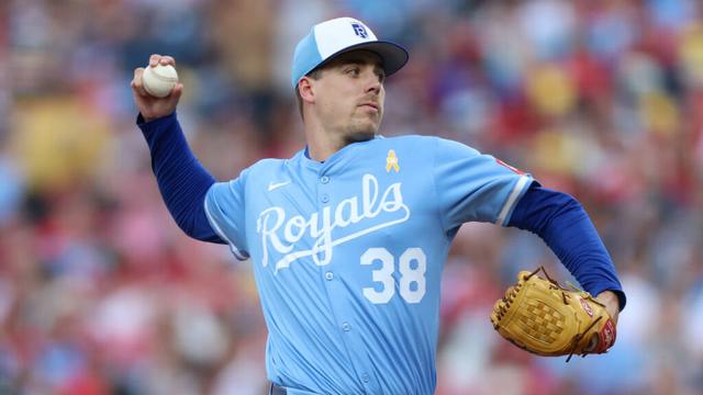 Royals have received interest in Ryan Bergert, Stephen Kolek