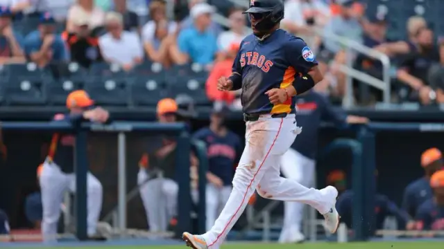 Astros’ infielder Isaac Paredes leaves Thursday’s win with leg injury image