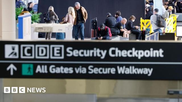 米国、観光客に入国前に5年間のソーシャルメディア歴を尋ねる可能性