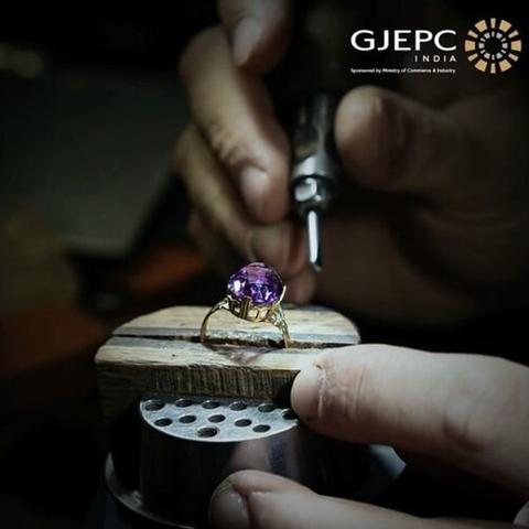 米国とインド、実現が不透明な通商合意を目指し新たな協議を開始 - FashionNetwork 日本