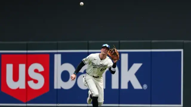 Twins losing 27-year old, 6-foot-8 outfielder to contract in Japan's NPB image