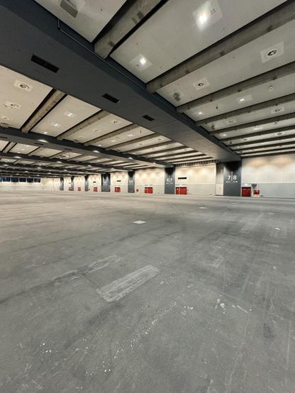 Ein Bild der leeren Halle h im CCH