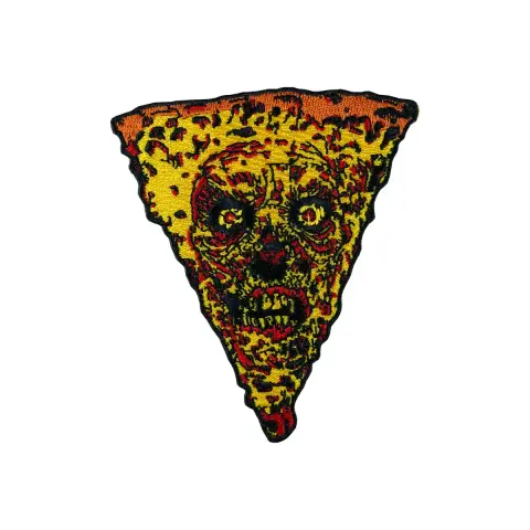 Patch sieht aus wie n dreieckiges Stück Pizza, im Belag mit gelbem Käse und roter Tomstensoße formt sich ein Zombie Gesicht