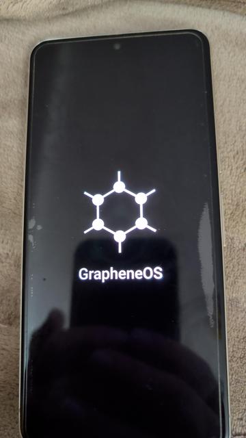 picture of a pixel booting graphemeOS showing the logo