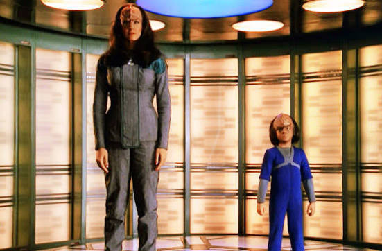 K’ehleyr and her son Alexander on the teleporter pad