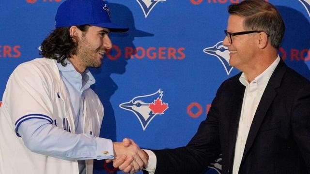 [Gonzalez] If one team is willing and able to give Tucker the $400M he seeks, it's the Jays, according to many agents and executives. The Jays are also expected to add a late-inning reliever, and several agents and execs view them as the favorites for Tucker or Bichette - or potentially both