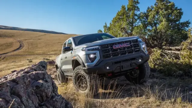 GMC Canyon AT4X 2026年型、メキシコで発売開始—最強オフロード仕様、3インチリフトと専用足まわり