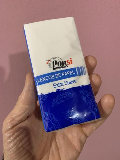Un paquete de pañuelos de papel de la marca blanca de Pingo Doce (una cadena de supermercados portuguesa). El nombre de la marca es Porsi.