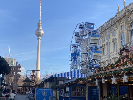 Humboldtforum (Right), Christmas Market, Alex