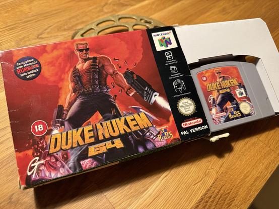 Duke Nukem 64 game in box