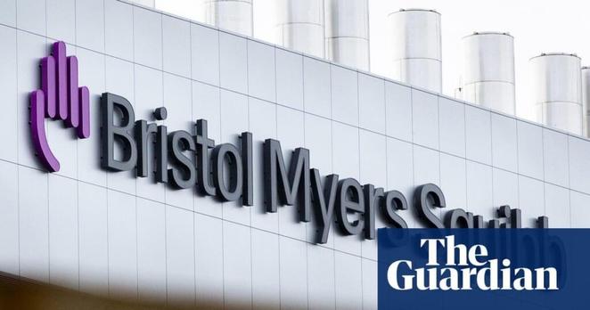 Trump strikes deal with US drugmakers to cut Medicaid medicine costs