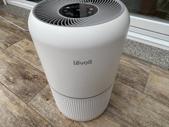 Ein Levoit Core 300 Luftreiniger.