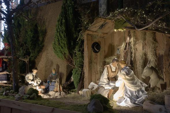 Wandelkrippe St. Vitus – Bild 4 – Christi Geburt im Stall von Bethlehem