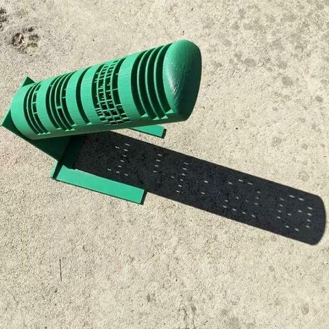 Photo of sundial that displays time digitally.