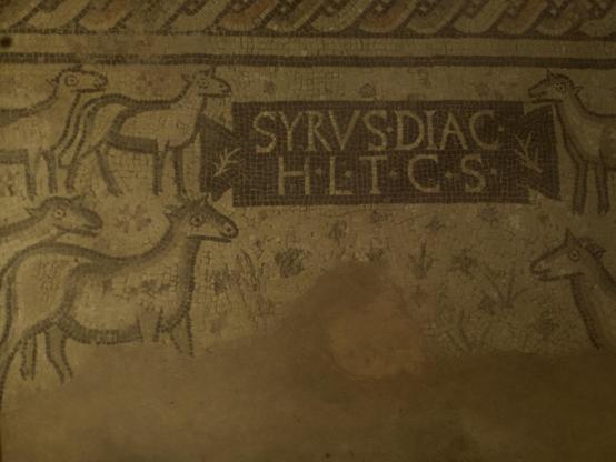 Frühes mittelalterliches Mosaik (ca 900) von Schafen, eher kindliche naive Darstellung